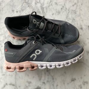 On Cloudflow Road-Running Shoes - Women's Size 8 1/2.